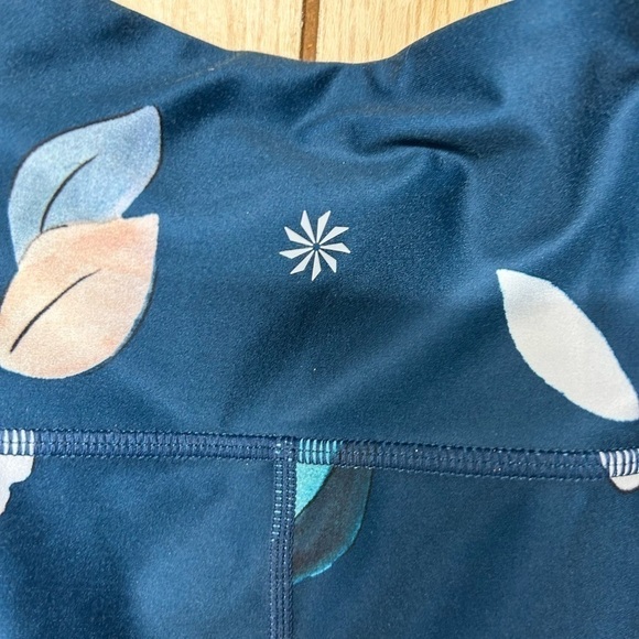 Athleta Floral Print Thighs - Picture 3 of 4